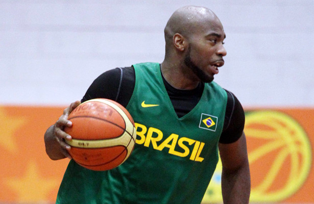 Ex-jogador da seleção de basquete, Larry Taylor lança novo single