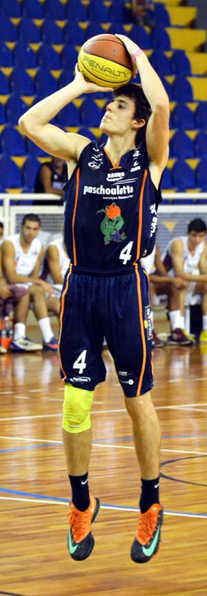 Defendendo o Dragão, Lucas Vezaro disputou duas edições da LDB e atuou no time principal nos Paulistas de 2014 e 2015. Foto: Caio Casagrande/Bauru Basket